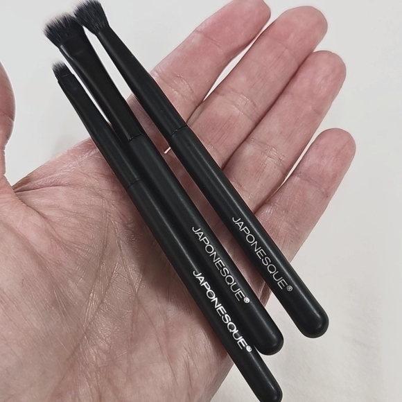 JAPONESQUE Dual Fiber Eye Brush Set, 3pc, Gently Used but Cleaned With Box - Picture 2 of 5